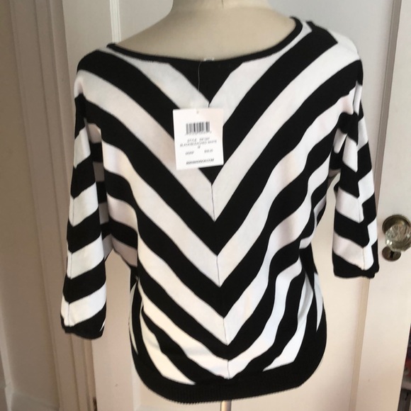 89th+Madison mod black & white sweater - Picture 2 of 2